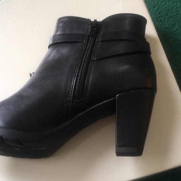 Ann Klein Leather Booties - Picture 4 of 6